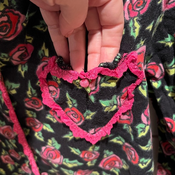 Betsy Johnson Intimates pajamas set, roses, drawstring pant, size small, GUC - Picture 10 of 11